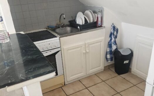 Appartement Mansardé 2 Pièces à Sarcelles Village