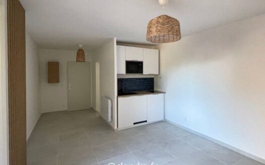 IDEAL INVESTISSEUR OU COUPLE/PROCHE PLAGE LES LECQUES/PROCHE COMMODITES