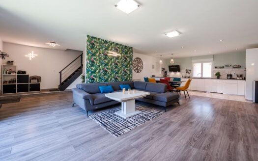 Maison de Ville 6 pièces – Mions | 176 m² | SANS TRAVAUX