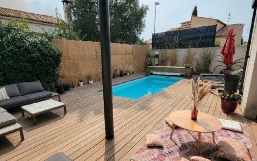 IDEAL FAMILLE/ Superbe villa non mitoyenne  avec piscine
