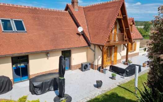 Maison avec piscine intérieure