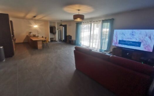 IDEAL FAMILLE/GRAND TERRAIN/ORIENTE PLEIN SUR/TRES LUMINEUX/TRES CALME