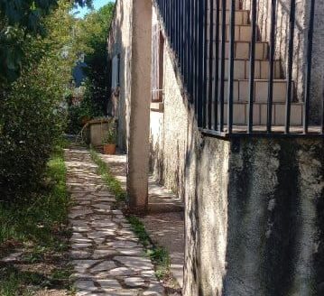 Villa comprenant 2 habitations indépendantes