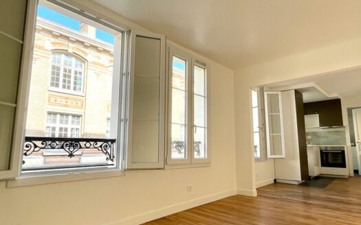 Appartement 2 pièces lumineux, calme et entièrement rénové de 44 m2