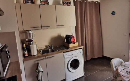 Studio proche centre de Mandelieu la Napoule