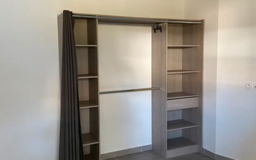 T2 sur Toulon situé 4 chemin des routes