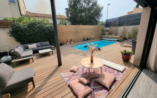 IDEAL FAMILLE/ Superbe villa non mitoyenne  avec piscine