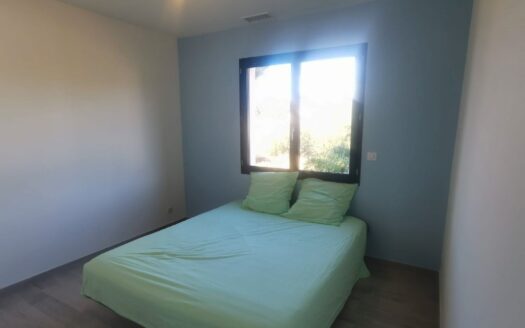 IDEAL FAMILLE/GRAND TERRAIN/ORIENTE PLEIN SUR/TRES LUMINEUX/TRES CALME