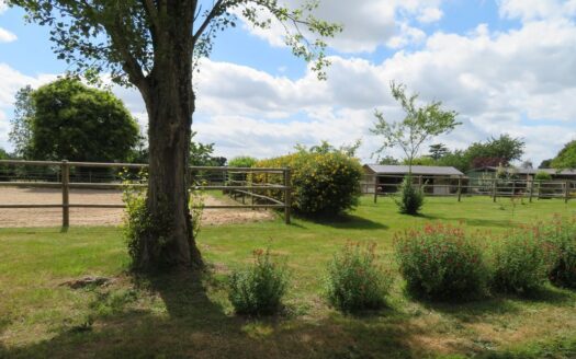 Maison avec 20500 m2