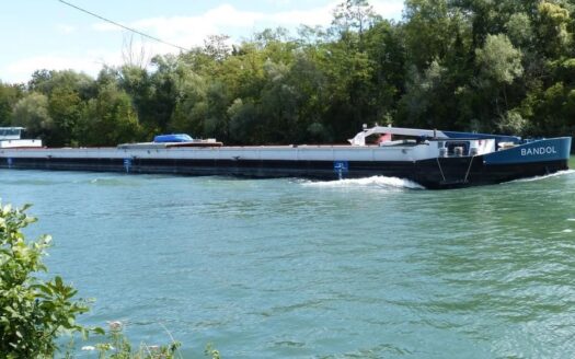 Péniche / BATEAU LOGEMENT A Aménager
