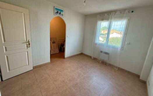Belle villa de 125 M2 avec 4 chambres sur un terrain de 330 M2, garage de 20 M2 sur MEZE