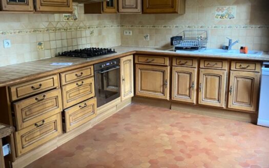 BELLE Maison de Centre-Ville avec JARDIN à Mereville