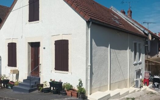 Maison 6 pièces rénovée avec vue sur la statue d’Urbain II