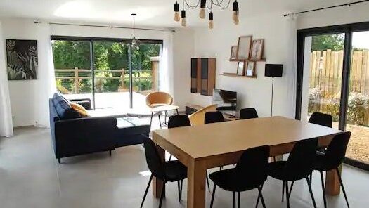 IDÉAL INVESTISSEUR OU FAMILLE : MAISON LUMINEUSE / PISCINE / PROCHE MER / LOCATION SAISONNIÈRE