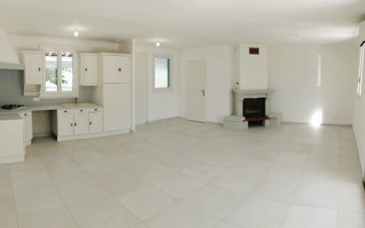Villa T4 de 132 m² sur terrain 1738 m², piscine