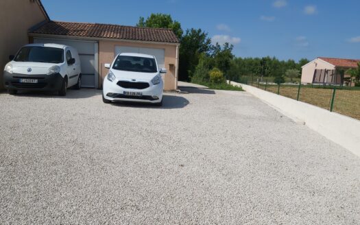 IDÉAL FAMILLE : MAISON PLAIN-PIED AVEC PISCINE, PANNEAUX SOLAIRES ET GRAND TERRAIN PRÈS D’AGEN