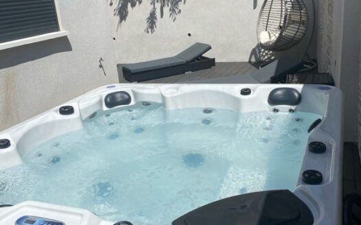 Villa contemporaine neuve bord de mer prestation haut de gamme
