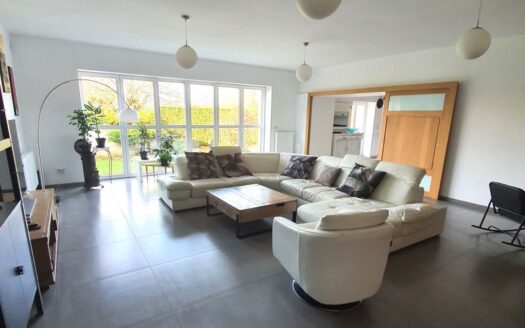 MAISON de VILLAGE 220 m²