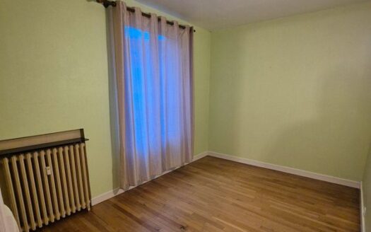 IDÉAL JEUNE COUPLE OU INVESTISSEUR : APPARTEMENT MODULABLE / CHARGES FAIBLES /PROCHE COMMODITÉS