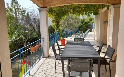 Maison 8 pièces 207m²