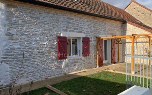 Maison 110m2 avec jardin, terrasse, garage et dépendance