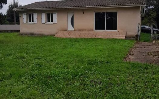 IDÉAL FAMILLE OU ARTISAN : MAISON LUMINEUSE, TERRAIN ARBORÉ, GARAGE, PROCHE COMMODITÉS