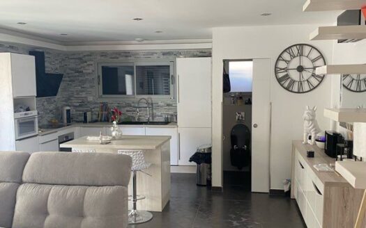 Villa contemporaine neuve bord de mer prestation haut de gamme