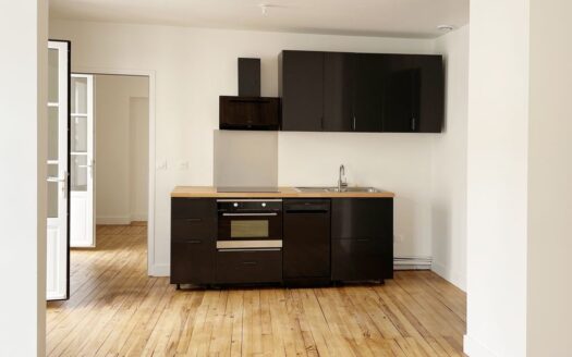 1/3  A Vendre 2/3 Pièces – Avec Terrasse à Surgères plein centre