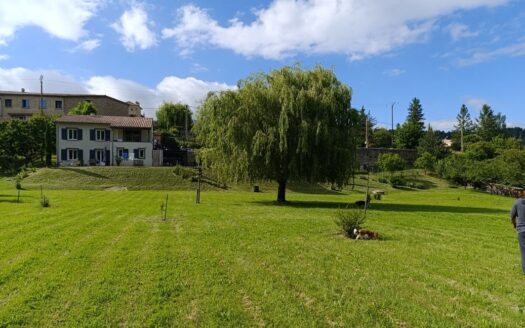 Maison 200 m² avec grand terrain