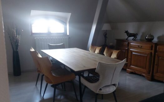 Appartement 125m2 semi mansardé proche toutes commodités