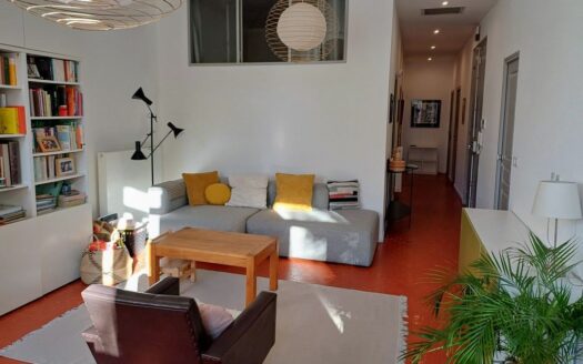 Bel appartement rénové 4 pièces rue Falque – 97 m2