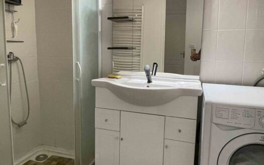 Appartement 66 m² Isolé Int/Ext Meublé, Loué 4 jeunes Colocataires sérieux