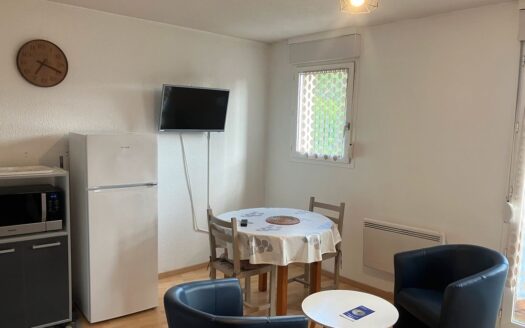 IDÉAL CURISTES / INVESTISSEURS – APPARTEMENT MEUBLÉ, PARKING À 150 M DES THERMES ET COMMODITÉS