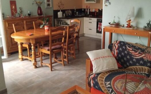 Vends appartement T2 lumineux petite copropriété 2 étages