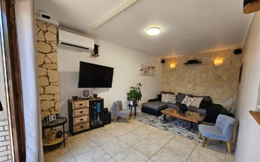 IDEAL FAMILLE- Maison de village avec terrasse