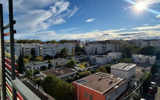 T2 Lumineux avec Terrasse Exposée Sud-Ouest et Grand Box