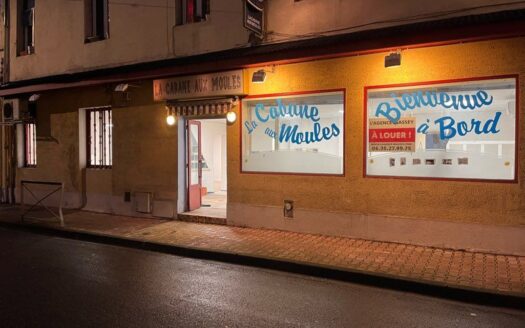 IDÉAL INVESTISSEURS : IMMEUBLE DE RAPPORT AVEC 3 APPARTEMENTS ET LOCAL COMMERCIAL À TARBES