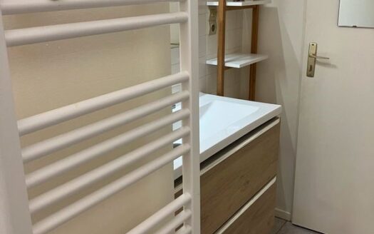 IDÉAL CURISTES / INVESTISSEURS – APPARTEMENT MEUBLÉ, PARKING À 150 M DES THERMES ET COMMODITÉS