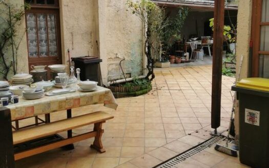 Maison de ville en plein centre de Cognac/avec dépendance