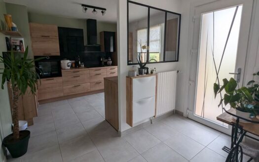 IDÉAL FAMILLE/PAVILLON RÉNOVÉ/JARDIN CLOS/CALME ET SANS VIS-À-VIS/PROCHE COMMODITÉS