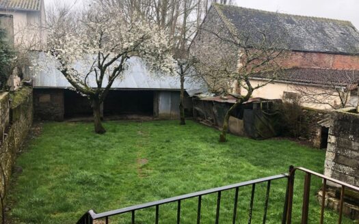 Maison à rénover avec jardin sans vis -à -vis