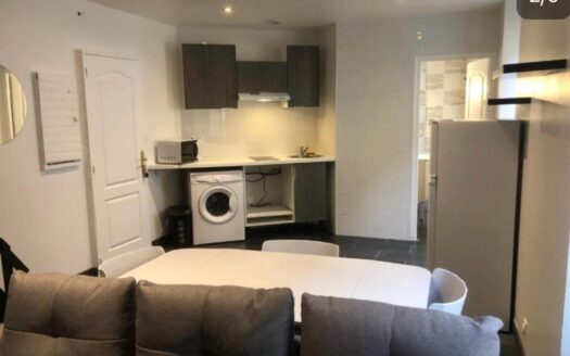 IDÉAL INVESTISSEURS : IMMEUBLE DE RAPPORT AVEC 3 APPARTEMENTS ET LOCAL COMMERCIAL À TARBES