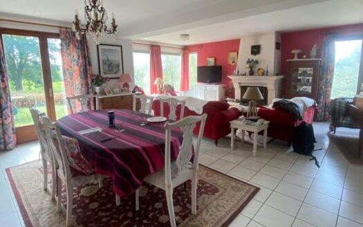 SPACIEUSE MAISON DE 300m² PROCHE DE ROUEN