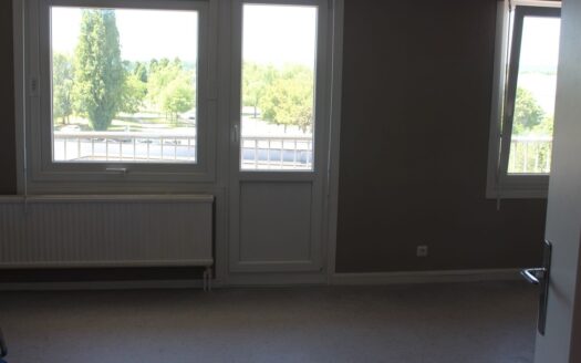 IDÉAL INVESTISSEURS – PREMIER ACHAT/ APPARTEMENT AVEC BALCON/ PARKING PRIVATIF/ FAIBLES CHARGES