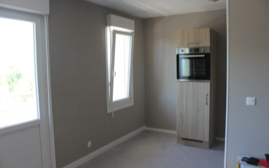 IDÉAL INVESTISSEURS – PREMIER ACHAT/ APPARTEMENT AVEC BALCON/ PARKING PRIVATIF/ FAIBLES CHARGES