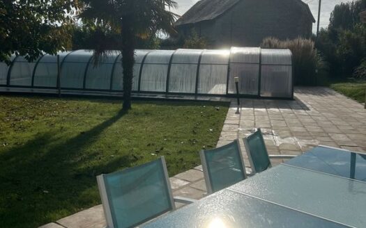 Maison Plain-Pied avec Piscine, Box pour chevaux et Studio Indépendant sur Terrain de 6000 m²