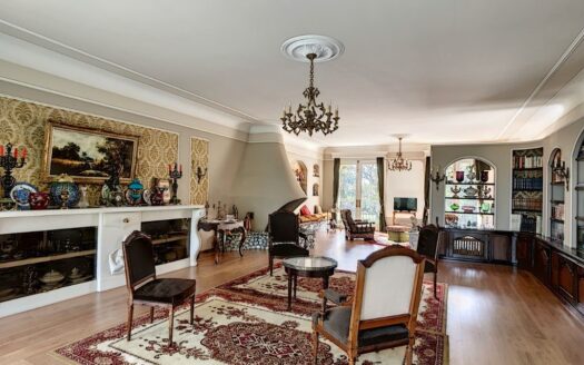 Maison individuelle 360 m2 sur terrain de 3 600 m2 divisible et constructible