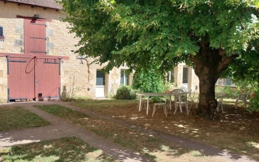 Maison pierres apparentes 15/20 min CHU/Gare/centre ville