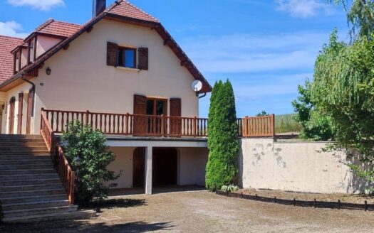 Maison 7 pièces 250m2
