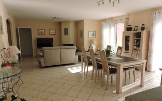 MAGNIFIQUE MAISON CONTEMPORAINE – QUARTIER RÉSIDENTIEL AU CALME